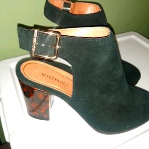 Vionic dress shoes/shooties